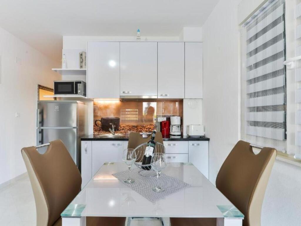 Apartmani Velic Vir Luaran gambar