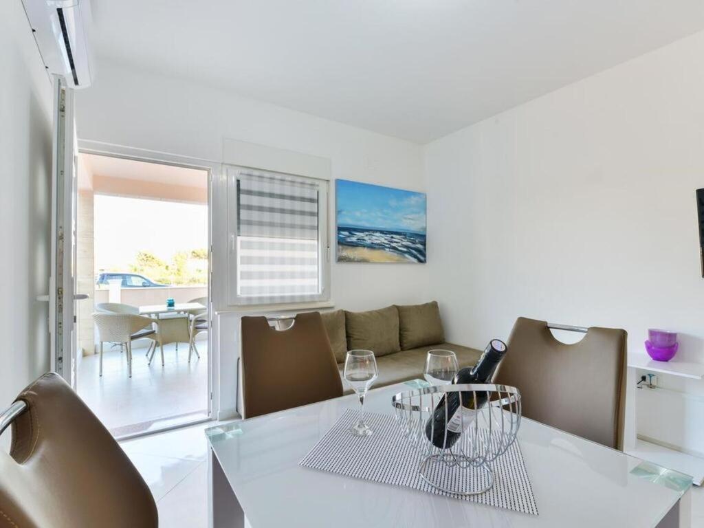 Apartmani Velic Vir Luaran gambar