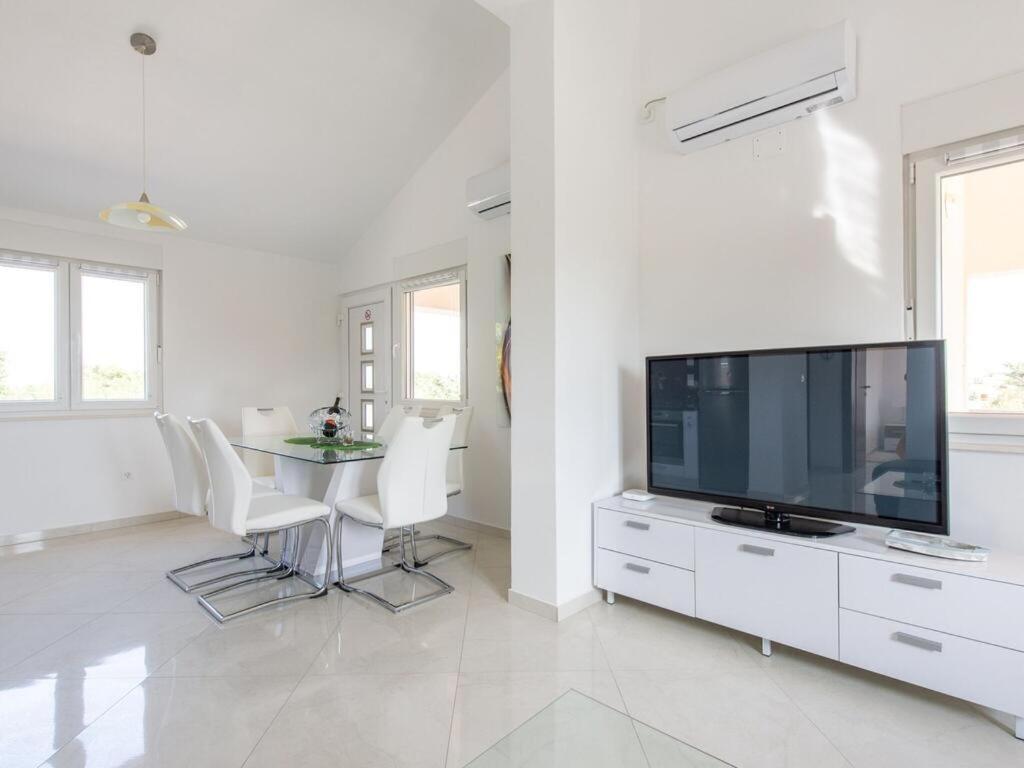 Apartmani Velic Vir Luaran gambar