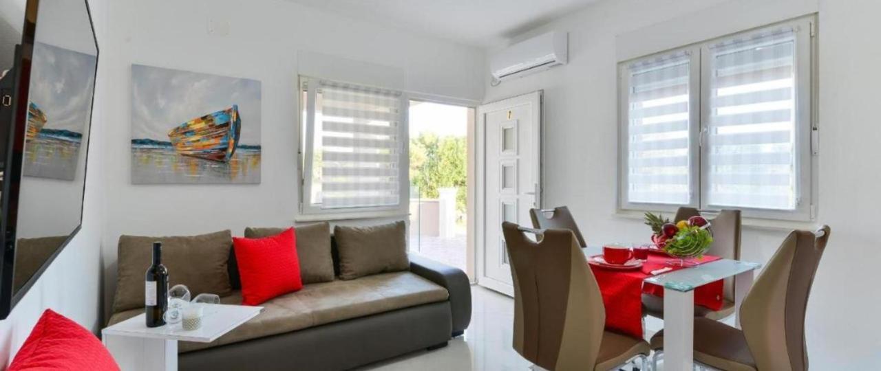 Apartmani Velic Vir Luaran gambar